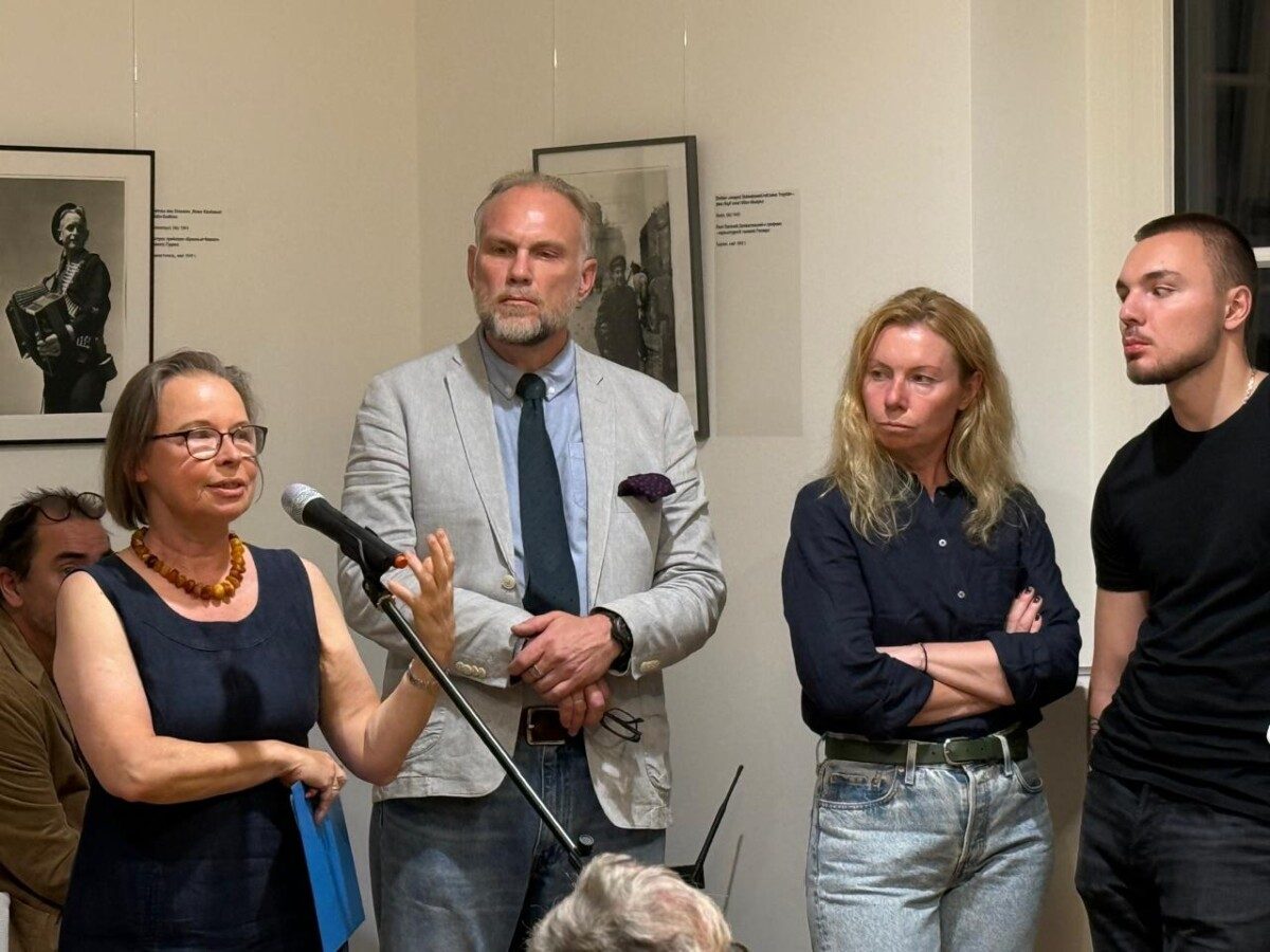 Mehr über den Artikel erfahren Begrüßungsrede zur Vernissage „Befreiung“