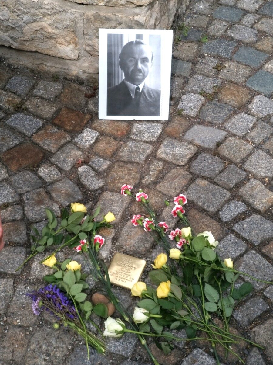Mehr über den Artikel erfahren Stolperstein für Fürst Dmitrij Obolensky – Opfer des Faschismus